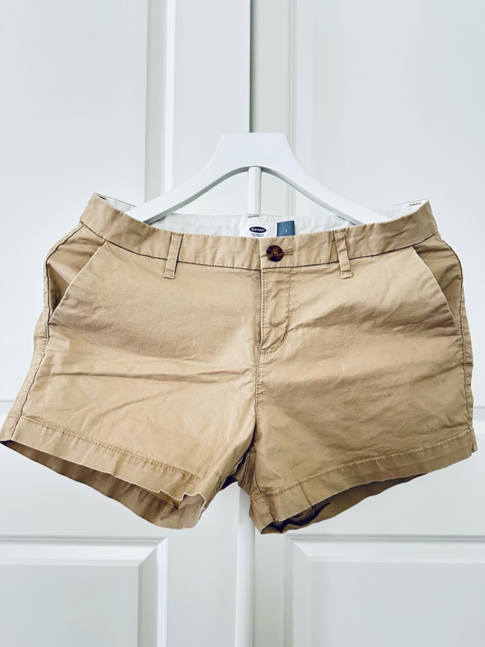 Women’s Old Navy Casual Beige Shorts Size 2